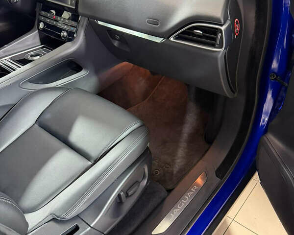 Ягуар Ф-Пейс, объемом двигателя 2 л и пробегом 114 тыс. км за 21500 $, фото 7 на Automoto.ua