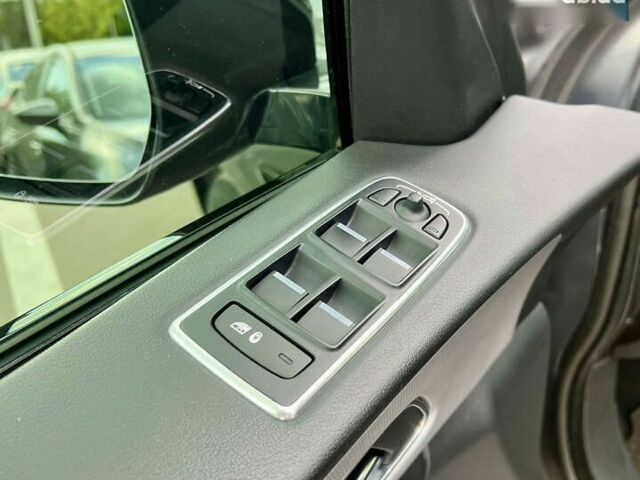 Ягуар Ф-Пейс, объемом двигателя 2 л и пробегом 117 тыс. км за 26300 $, фото 18 на Automoto.ua