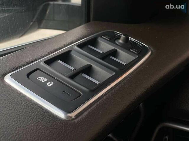 Ягуар Ф-Пейс, объемом двигателя 2 л и пробегом 49 тыс. км за 24290 $, фото 29 на Automoto.ua