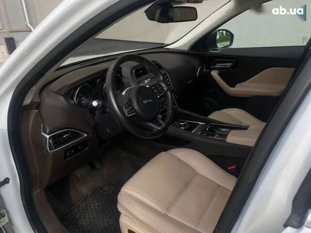 Ягуар Ф-Пейс, объемом двигателя 2 л и пробегом 49 тыс. км за 23490 $, фото 15 на Automoto.ua