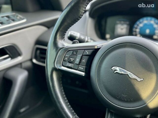 Ягуар Ф-Пейс, объемом двигателя 2 л и пробегом 117 тыс. км за 26300 $, фото 25 на Automoto.ua