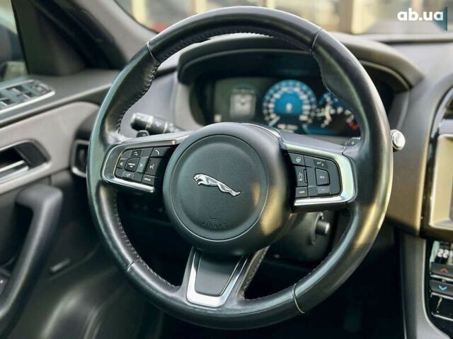 Ягуар Ф-Пейс, объемом двигателя 2 л и пробегом 117 тыс. км за 26300 $, фото 27 на Automoto.ua