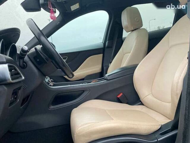 Ягуар Ф-Пейс, объемом двигателя 2 л и пробегом 132 тыс. км за 25490 $, фото 9 на Automoto.ua