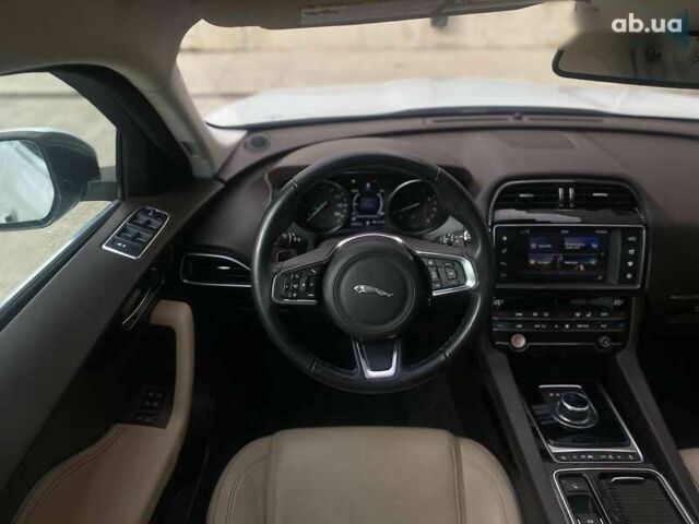 Ягуар Ф-Пейс, объемом двигателя 2 л и пробегом 49 тыс. км за 23490 $, фото 27 на Automoto.ua