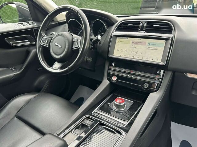 Ягуар Ф-Пейс, объемом двигателя 2 л и пробегом 114 тыс. км за 22500 $, фото 23 на Automoto.ua