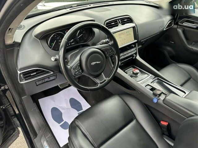 Ягуар Ф-Пейс, объемом двигателя 2 л и пробегом 114 тыс. км за 22500 $, фото 8 на Automoto.ua