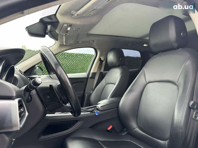 Ягуар Ф-Пейс, объемом двигателя 2 л и пробегом 114 тыс. км за 22500 $, фото 7 на Automoto.ua