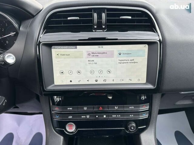 Ягуар Ф-Пейс, объемом двигателя 2 л и пробегом 114 тыс. км за 22500 $, фото 13 на Automoto.ua