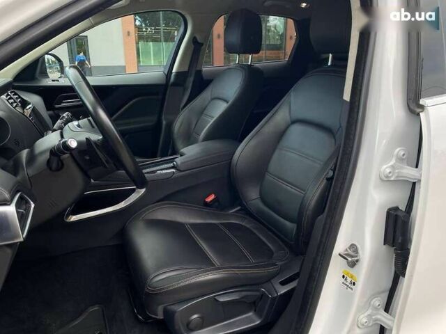 Ягуар Ф-Пейс, об'ємом двигуна 2 л та пробігом 121 тис. км за 24990 $, фото 16 на Automoto.ua