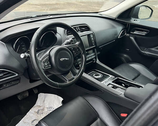 Ягуар Ф-Пейс, объемом двигателя 0 л и пробегом 145 тыс. км за 15900 $, фото 11 на Automoto.ua