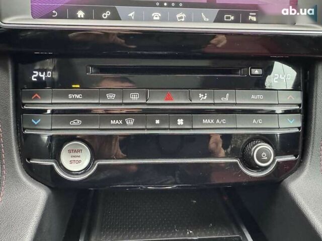 Ягуар Ф-Пейс, объемом двигателя 2 л и пробегом 92 тыс. км за 28500 $, фото 17 на Automoto.ua