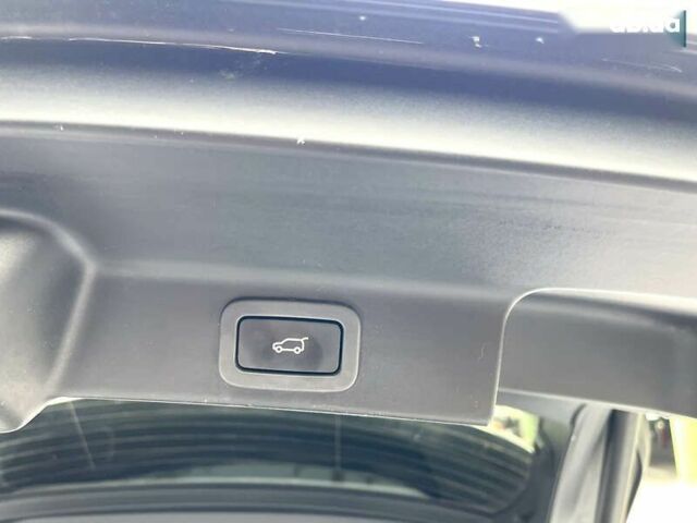 Ягуар Ф-Пейс, объемом двигателя 2 л и пробегом 104 тыс. км за 29900 $, фото 10 на Automoto.ua