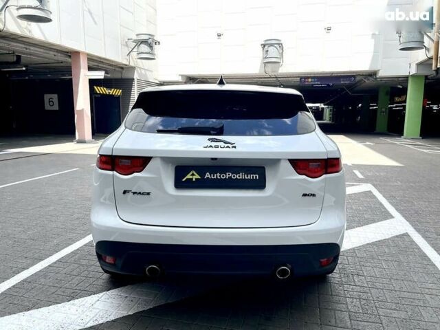 Ягуар Ф-Пейс, объемом двигателя 2 л и пробегом 104 тыс. км за 29900 $, фото 3 на Automoto.ua