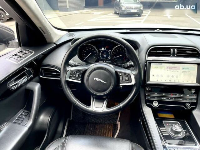 Ягуар Ф-Пейс, объемом двигателя 2 л и пробегом 104 тыс. км за 29900 $, фото 18 на Automoto.ua
