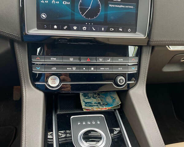 Ягуар Ф-Пейс, об'ємом двигуна 2 л та пробігом 44 тис. км за 29700 $, фото 11 на Automoto.ua