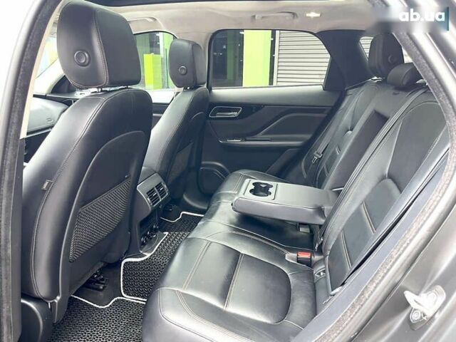 Ягуар Ф-Пейс, объемом двигателя 2 л и пробегом 104 тыс. км за 29900 $, фото 22 на Automoto.ua