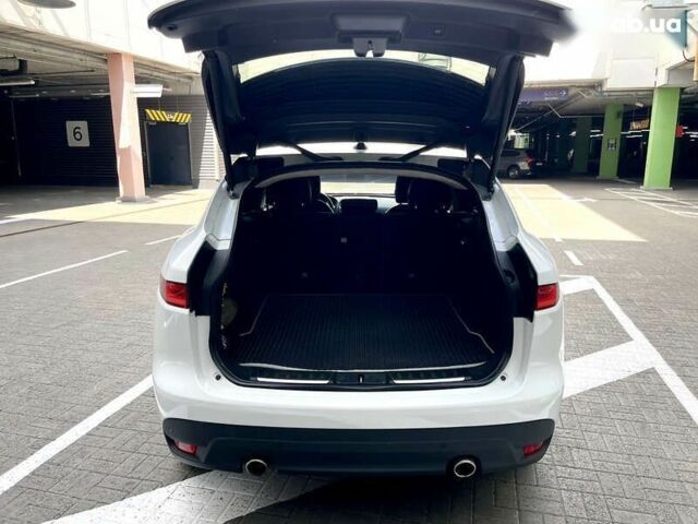 Ягуар Ф-Пейс, объемом двигателя 2 л и пробегом 104 тыс. км за 29900 $, фото 8 на Automoto.ua