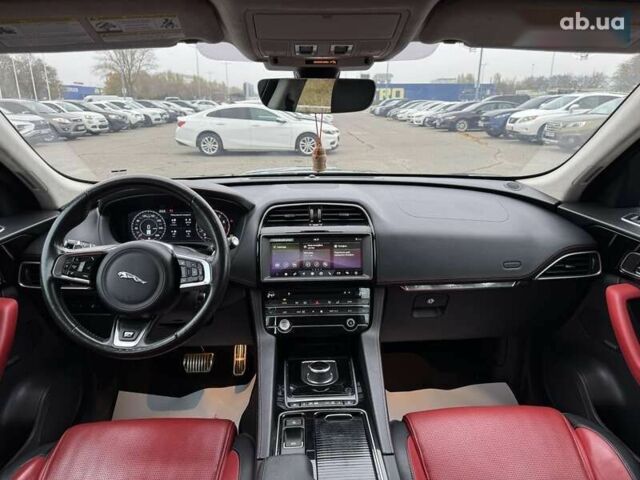 Ягуар Ф-Пейс, объемом двигателя 2 л и пробегом 92 тыс. км за 28500 $, фото 16 на Automoto.ua