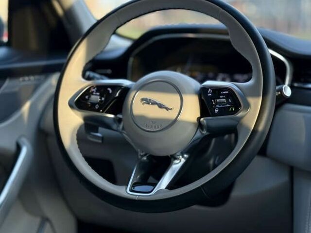 Ягуар Ф-Пейс, объемом двигателя 2 л и пробегом 15 тыс. км за 44500 $, фото 19 на Automoto.ua