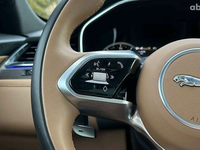 Ягуар Ф-Пейс, об'ємом двигуна 2 л та пробігом 5 тис. км за 48999 $, фото 10 на Automoto.ua