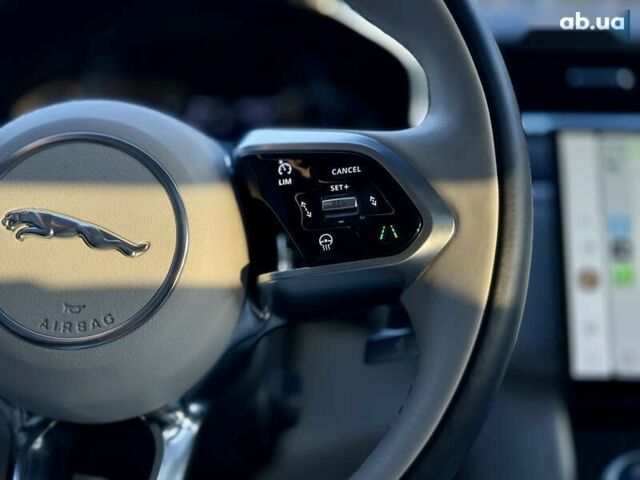 Ягуар Ф-Пейс, объемом двигателя 2 л и пробегом 15 тыс. км за 44500 $, фото 15 на Automoto.ua