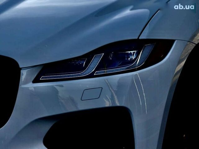 Ягуар Ф-Пейс, объемом двигателя 2 л и пробегом 15 тыс. км за 44500 $, фото 2 на Automoto.ua