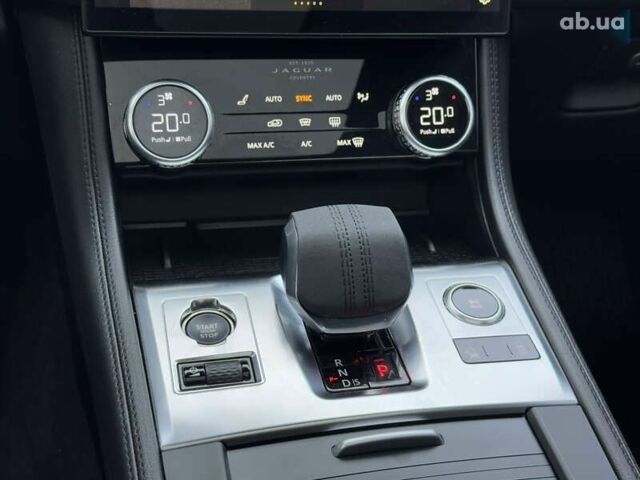 Ягуар Ф-Пейс, объемом двигателя 2 л и пробегом 17 тыс. км за 43900 $, фото 28 на Automoto.ua