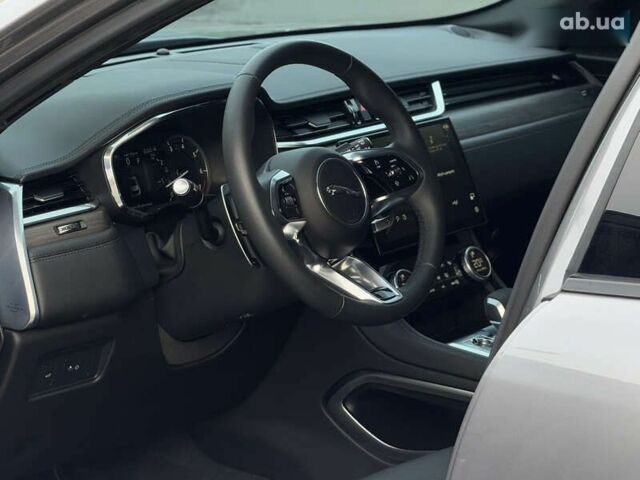 Ягуар Ф-Пейс, объемом двигателя 2 л и пробегом 17 тыс. км за 43900 $, фото 25 на Automoto.ua