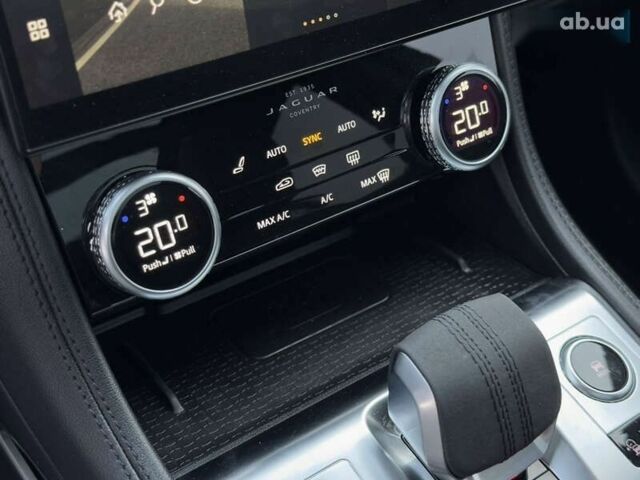 Ягуар Ф-Пейс, объемом двигателя 2 л и пробегом 17 тыс. км за 43900 $, фото 29 на Automoto.ua