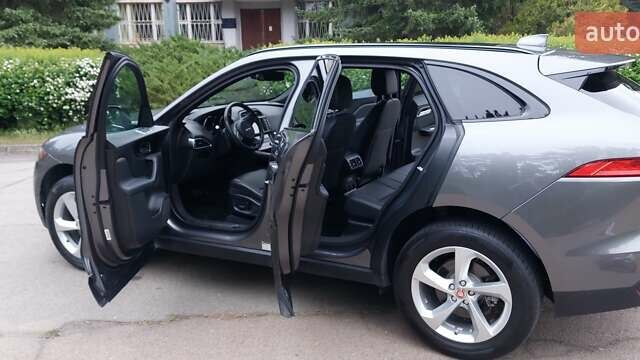 Сірий Ягуар Ф-Пейс, об'ємом двигуна 2 л та пробігом 178 тис. км за 23000 $, фото 17 на Automoto.ua