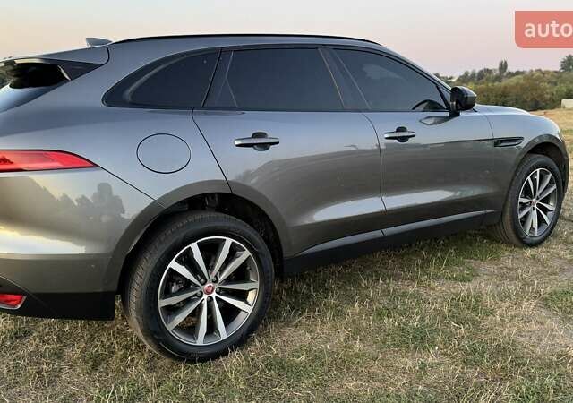 Серый Ягуар Ф-Пейс, объемом двигателя 2 л и пробегом 180 тыс. км за 18900 $, фото 17 на Automoto.ua