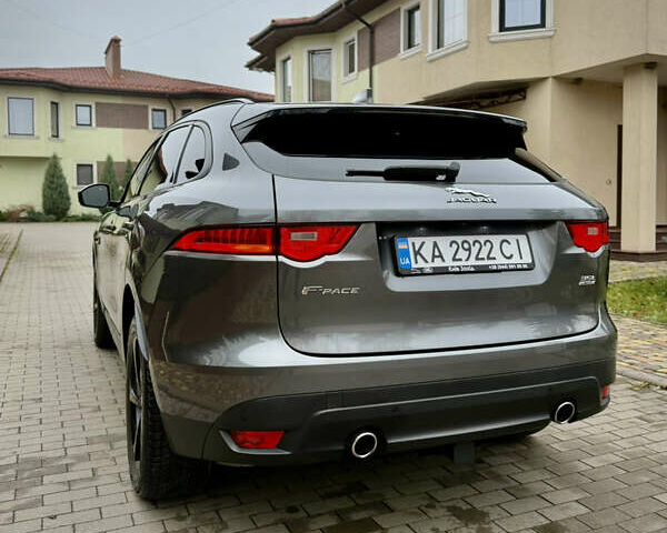 Серый Ягуар Ф-Пейс, объемом двигателя 3 л и пробегом 100 тыс. км за 23500 $, фото 7 на Automoto.ua