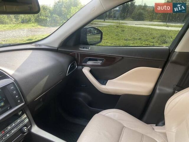Сірий Ягуар Ф-Пейс, об'ємом двигуна 2 л та пробігом 191 тис. км за 19000 $, фото 8 на Automoto.ua