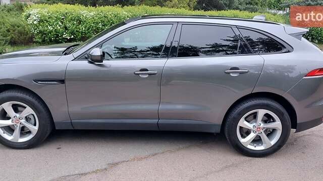 Сірий Ягуар Ф-Пейс, об'ємом двигуна 2 л та пробігом 178 тис. км за 23000 $, фото 6 на Automoto.ua