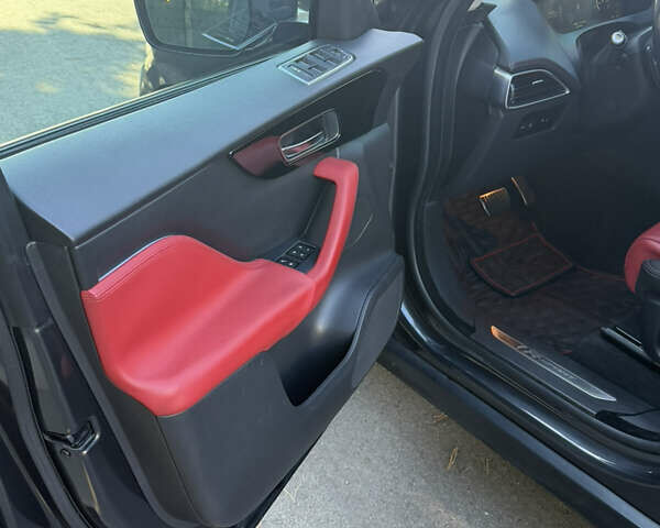 Серый Ягуар Ф-Пейс, объемом двигателя 2 л и пробегом 131 тыс. км за 27500 $, фото 13 на Automoto.ua