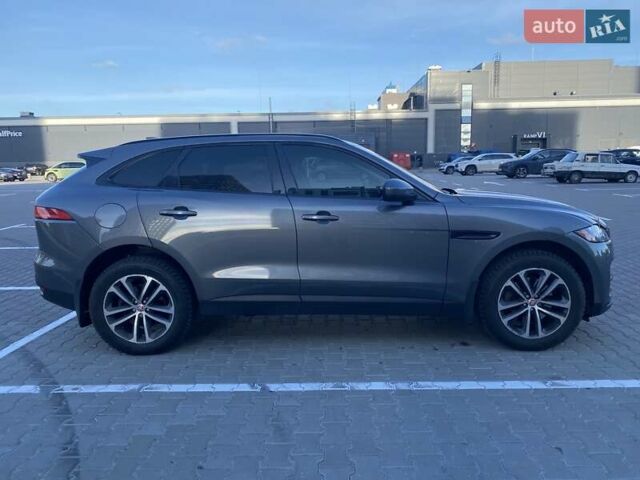 Серый Ягуар Ф-Пейс, объемом двигателя 3 л и пробегом 103 тыс. км за 28000 $, фото 6 на Automoto.ua
