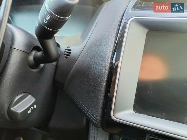 Сірий Ягуар Ф-Пейс, об'ємом двигуна 2 л та пробігом 134 тис. км за 25450 $, фото 27 на Automoto.ua
