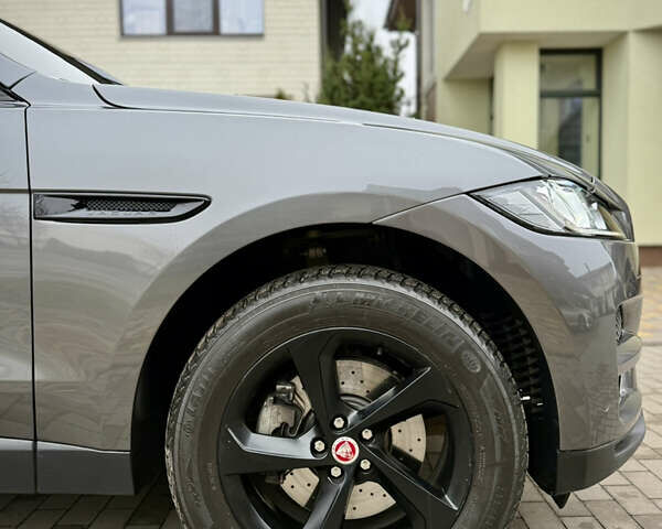 Серый Ягуар Ф-Пейс, объемом двигателя 3 л и пробегом 100 тыс. км за 23500 $, фото 14 на Automoto.ua