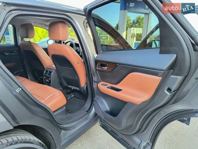 Сірий Ягуар Ф-Пейс, об'ємом двигуна 2 л та пробігом 134 тис. км за 25450 $, фото 18 на Automoto.ua