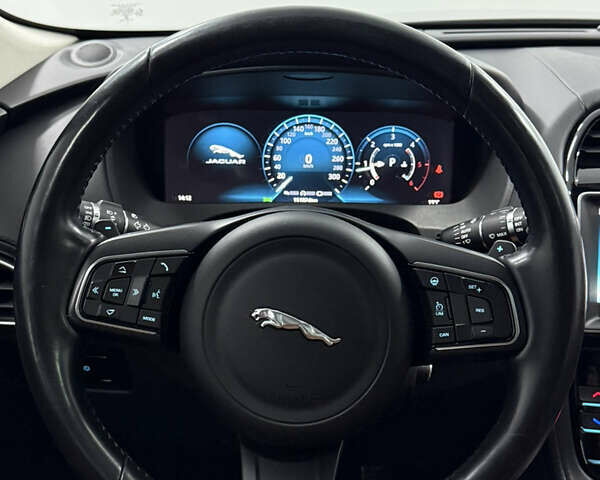 Ягуар Ф-Пейс 2016 в Одессе на Automoto.ua Серый Ягуар Ф-Пейс, объемом двигателя 2 л и пробегом 150 тыс. км за 25000 $, фото 20 на Automoto.ua