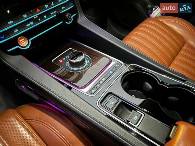 Серый Ягуар Ф-Пейс, объемом двигателя 2 л и пробегом 146 тыс. км за 22490 $, фото 22 на Automoto.ua