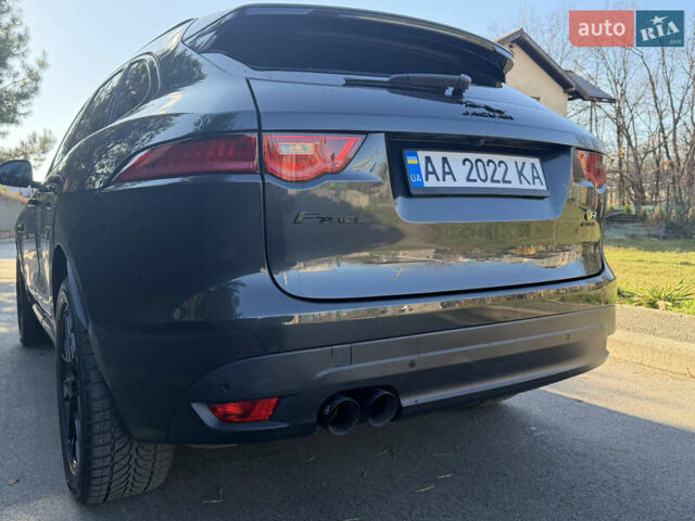 Серый Ягуар Ф-Пейс, объемом двигателя 2 л и пробегом 131 тыс. км за 27500 $, фото 8 на Automoto.ua