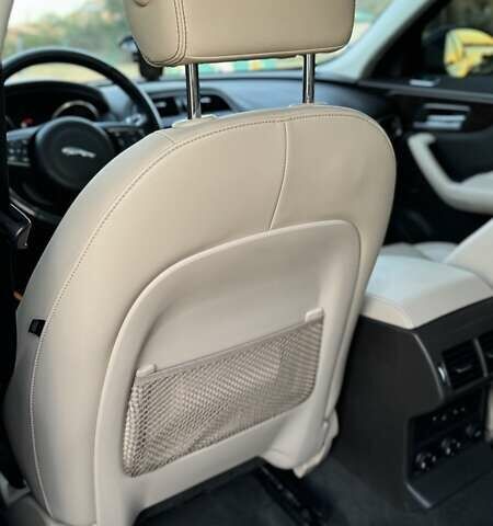 Серый Ягуар Ф-Пейс, объемом двигателя 2 л и пробегом 180 тыс. км за 18900 $, фото 35 на Automoto.ua