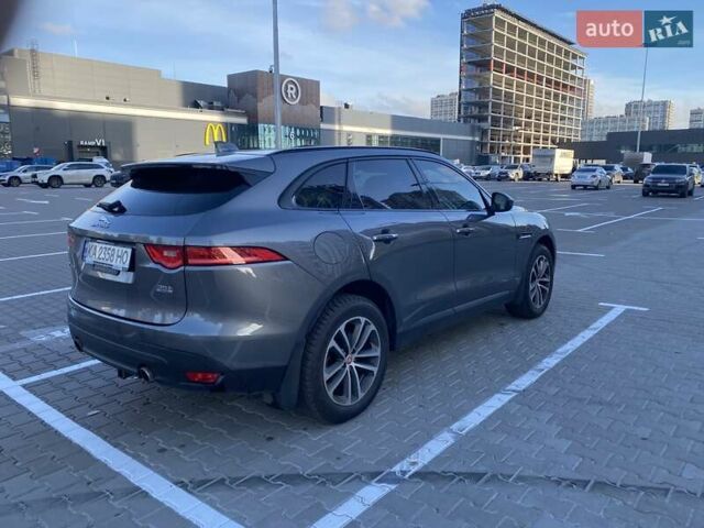 Серый Ягуар Ф-Пейс, объемом двигателя 3 л и пробегом 103 тыс. км за 28000 $, фото 5 на Automoto.ua