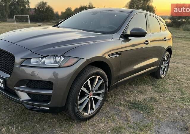 Серый Ягуар Ф-Пейс, объемом двигателя 2 л и пробегом 180 тыс. км за 18900 $, фото 10 на Automoto.ua