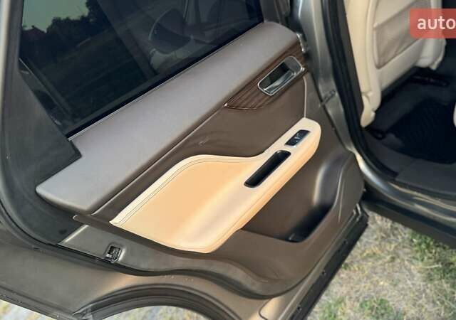 Серый Ягуар Ф-Пейс, объемом двигателя 2 л и пробегом 180 тыс. км за 18900 $, фото 32 на Automoto.ua