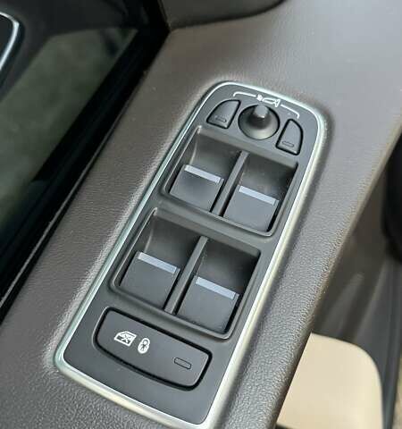 Серый Ягуар Ф-Пейс, объемом двигателя 2 л и пробегом 180 тыс. км за 18900 $, фото 50 на Automoto.ua