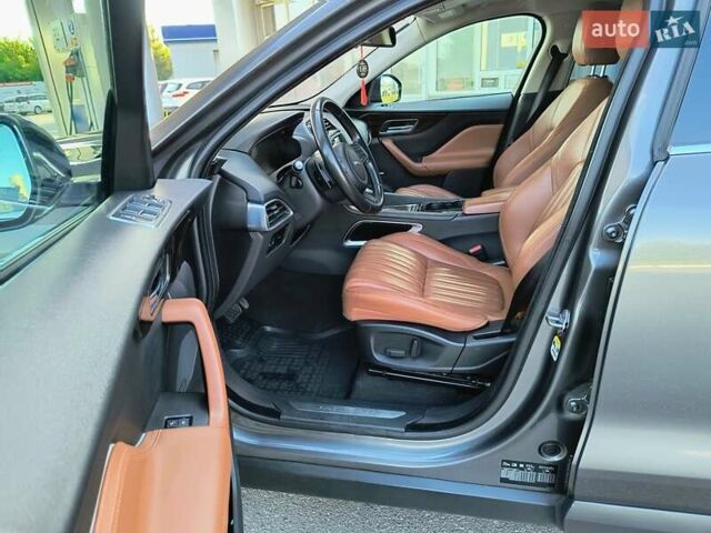 Сірий Ягуар Ф-Пейс, об'ємом двигуна 2 л та пробігом 134 тис. км за 25450 $, фото 10 на Automoto.ua