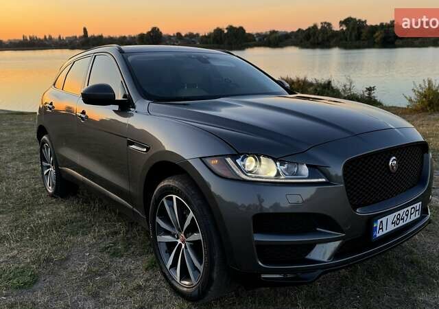 Серый Ягуар Ф-Пейс, объемом двигателя 2 л и пробегом 180 тыс. км за 18900 $, фото 7 на Automoto.ua