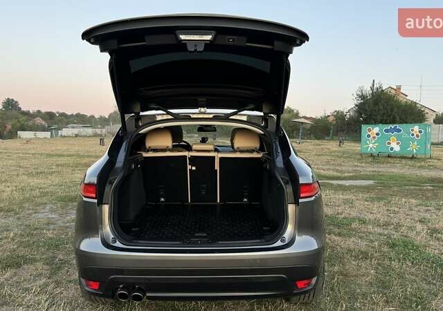 Серый Ягуар Ф-Пейс, объемом двигателя 2 л и пробегом 180 тыс. км за 18900 $, фото 54 на Automoto.ua